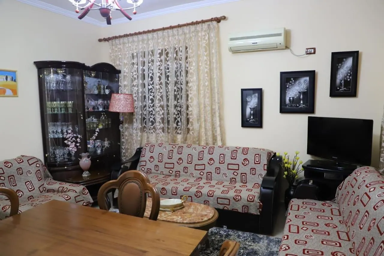 Rafael Apartment Μπεράτ