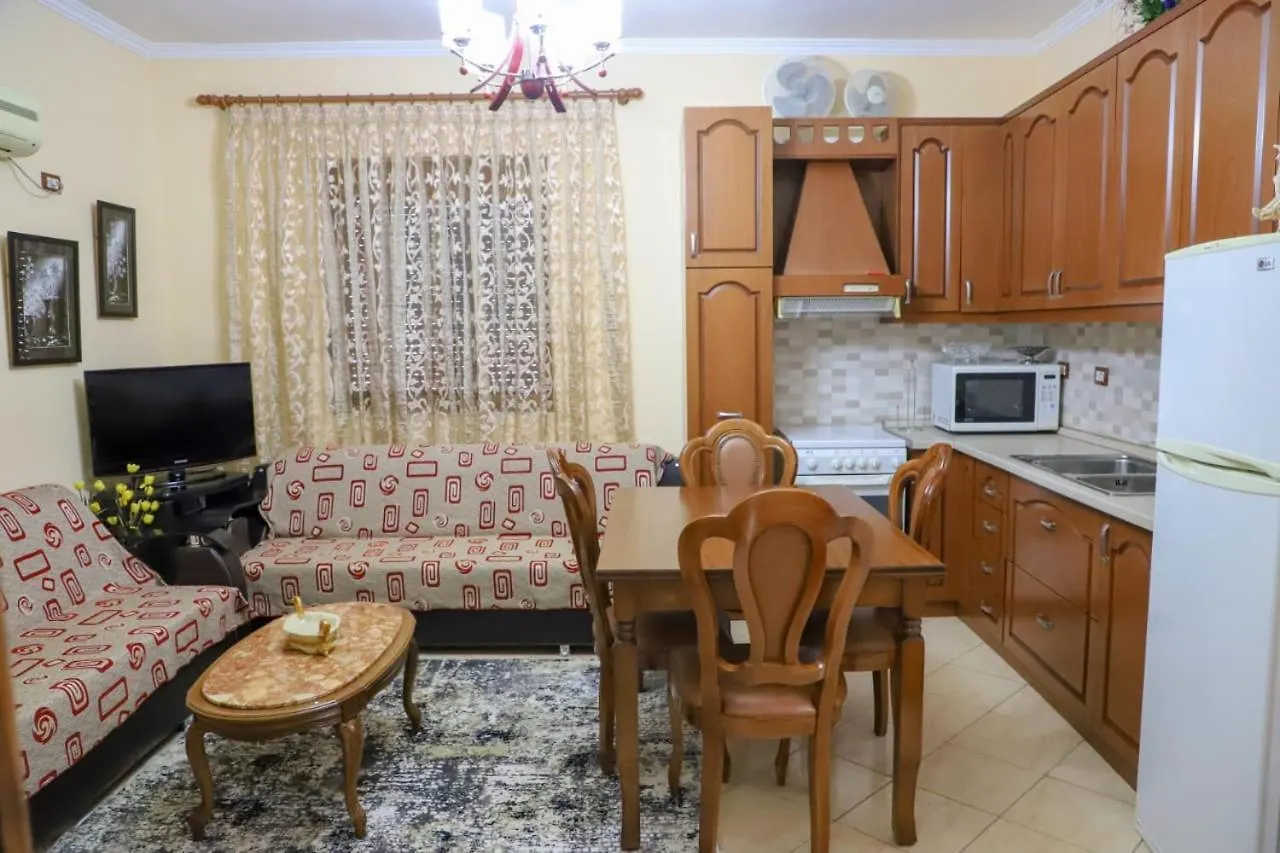 Rafael Apartment Μπεράτ